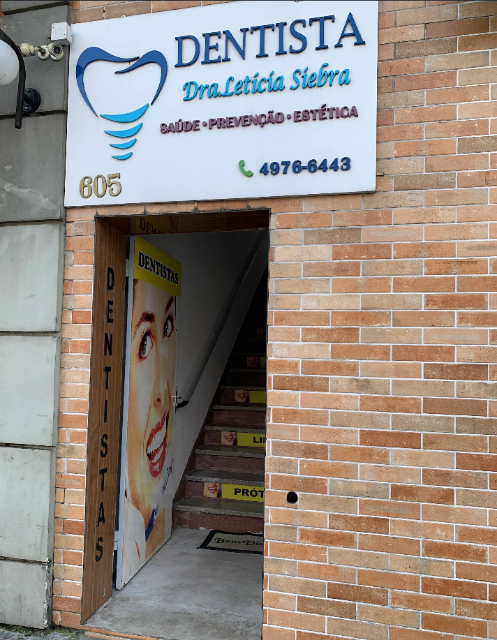 Fachada da Clínica Dentária Camilópolis na Rua Leonilda, 605